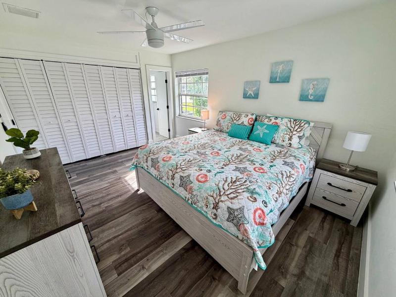 Spacious Family Home w Pool 4BR 3bath Beach nearby - image 9