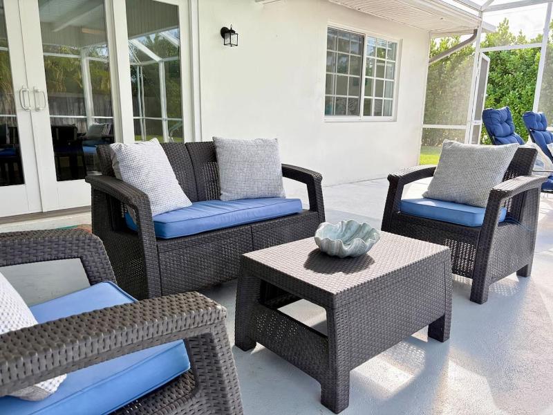 Spacious Family Home w Pool 4BR 3bath Beach nearby - image 10