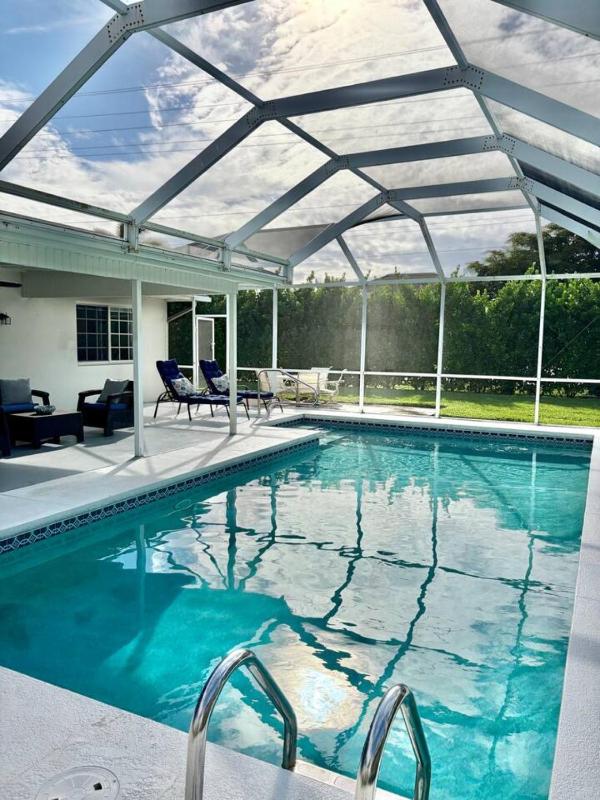 Spacious Family Home w Pool 4BR 3bath Beach nearby - image 34