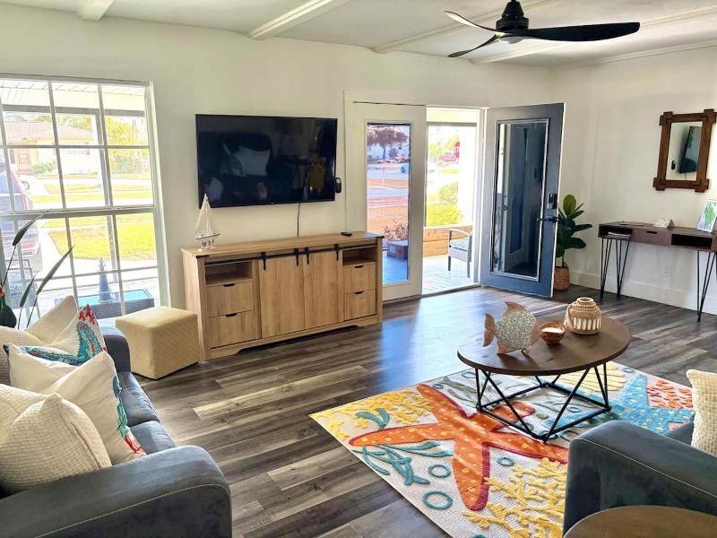 Spacious Family Home w Pool 4BR 3bath Beach nearby - image 20