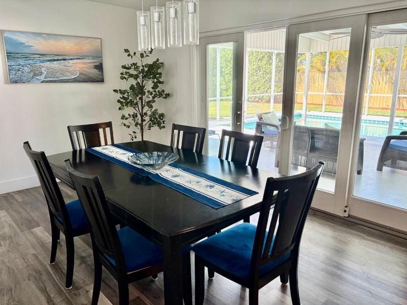 Spacious Family Home w Pool 4BR 3bath Beach nearby - image 30