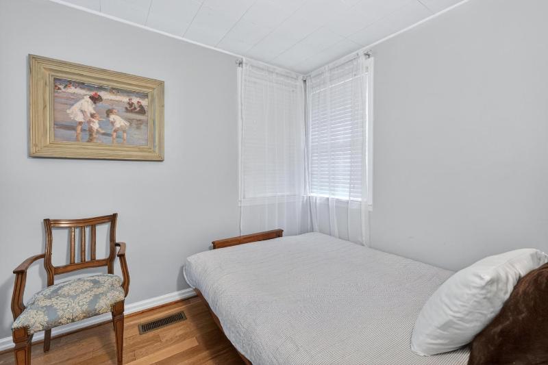 Sago Palm Cottage - image 21