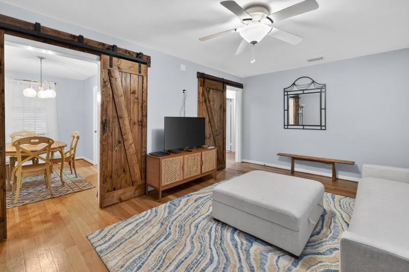Sago Palm Cottage - image 3