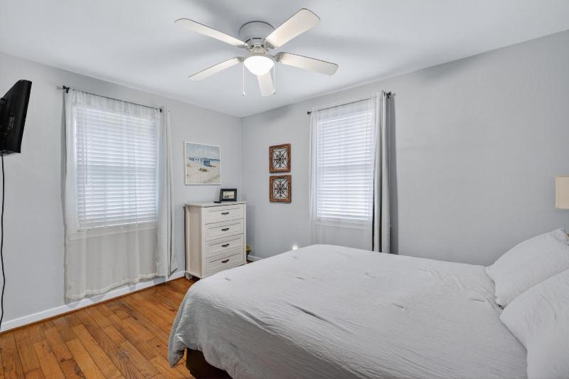 Sago Palm Cottage - image 14