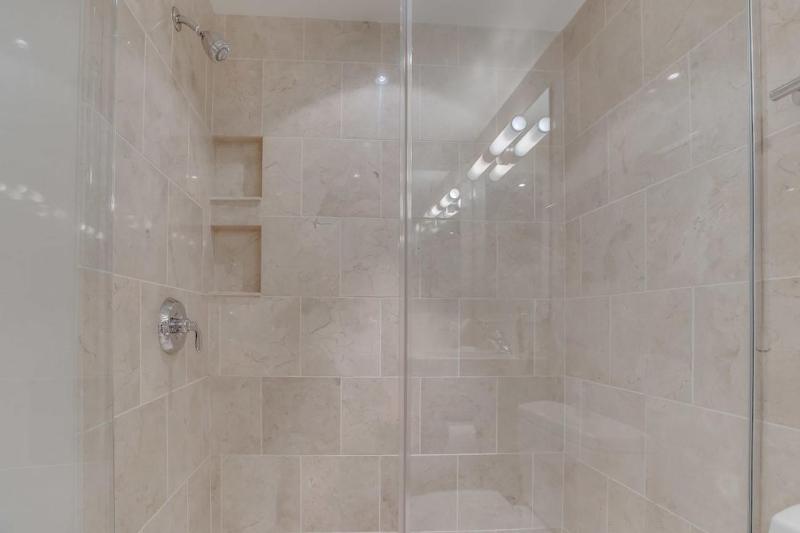 2 Bedroom Apartment located in Washington Dc's Penn Quarter - image 11