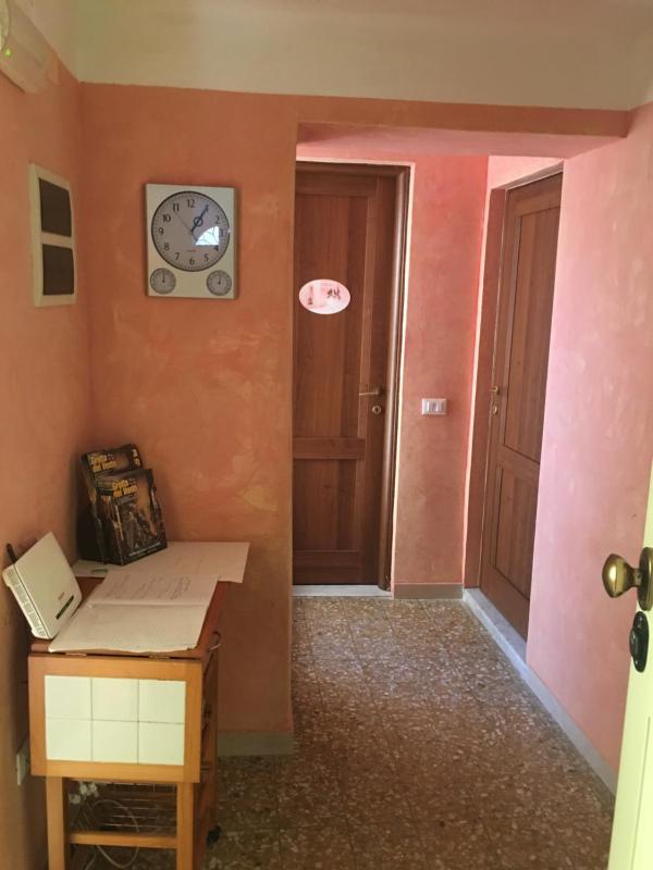 Single Room image 3
