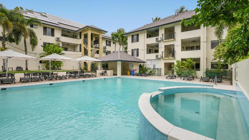 12 Central Plaza Port Douglas - image 13