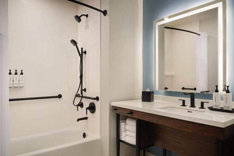 Tempo By Hilton Savannah Historic District - image 15