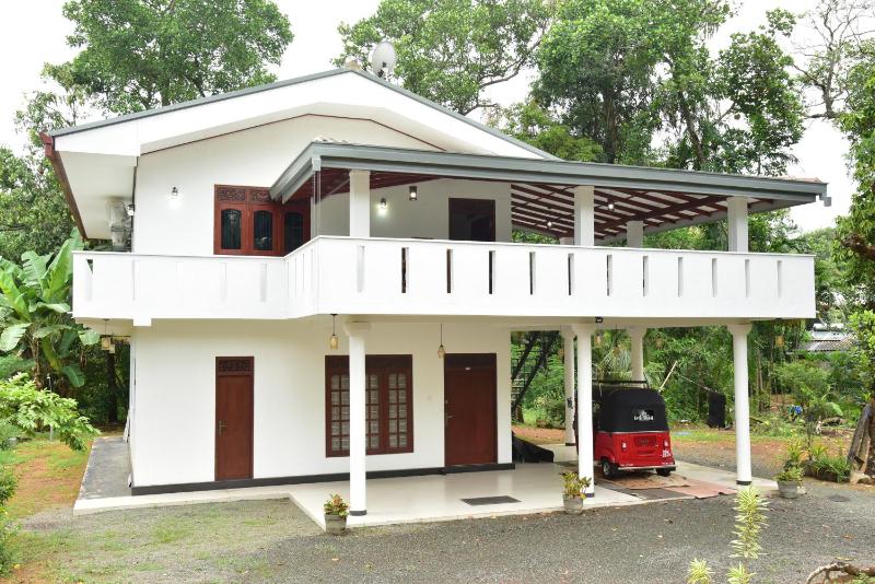 Manel Villa Hikkaduwa - image 1