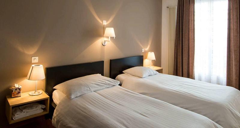 Standard Twin Room image 2