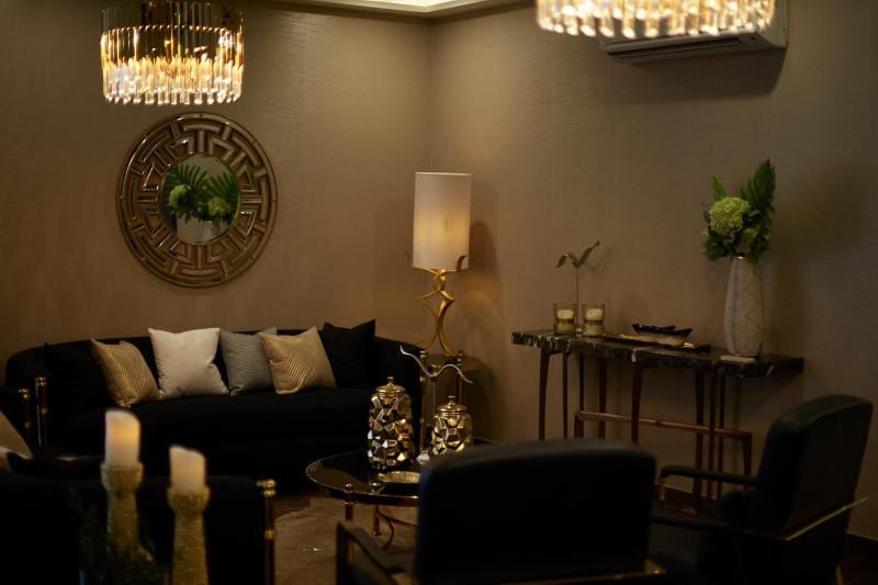 Casa Reina Luxury Apartment - image 13