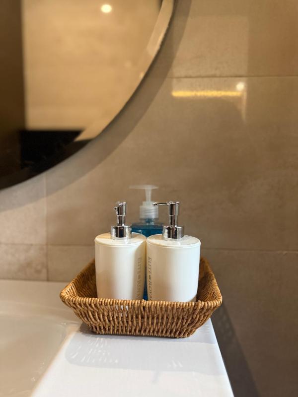 Casa Reina Luxury Apartment - image 7
