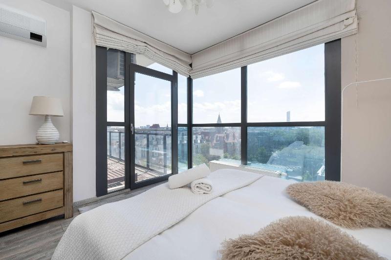 Apartment with a River View Near the Old Town by Renters Prestige - image 8