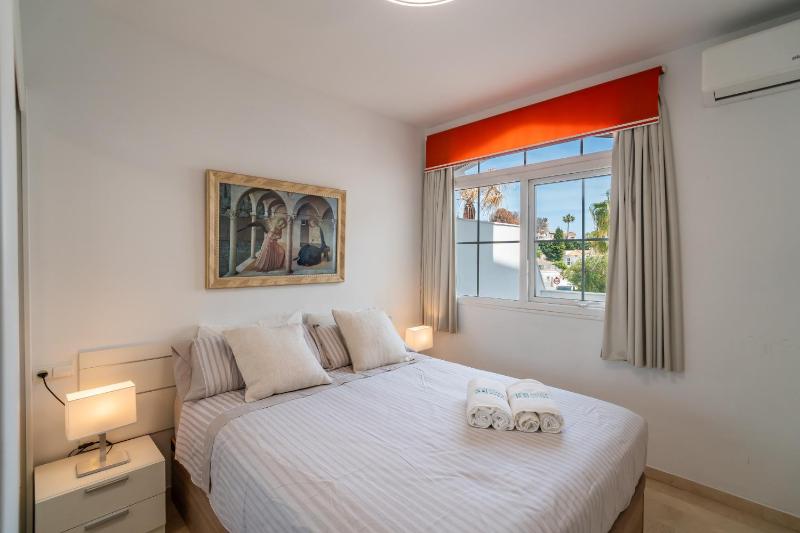 Cubo's Piramides Mijas Apartment & Parking - image 4
