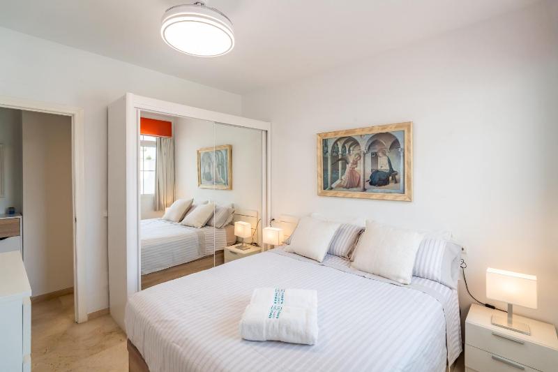 Cubo's Piramides Mijas Apartment & Parking - image 11