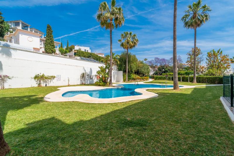 Cubo's Piramides Mijas Apartment & Parking - image 7
