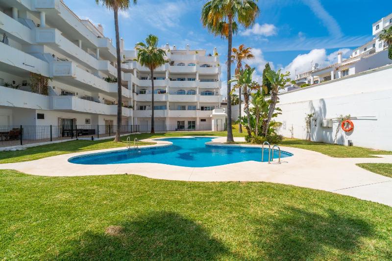 Cubo's Piramides Mijas Apartment & Parking - image 6