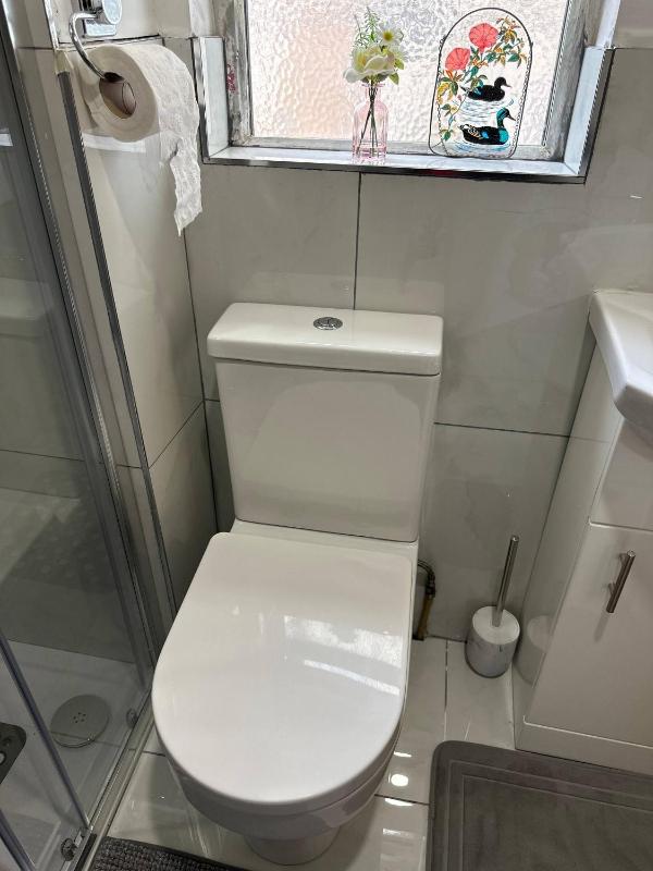 Charming 2-Bedroom Apartment in Dublin City Center - image 16