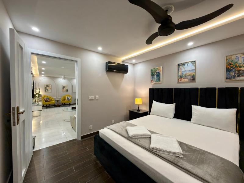Tropical Suite - 2 Bedroom Apt by Lux Haven Stays - image 13