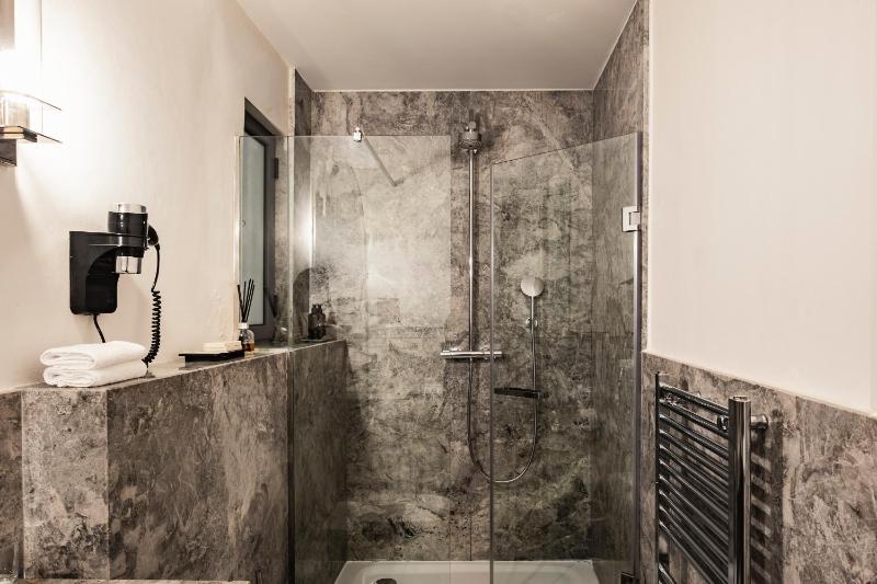 66 Saint Paul's & Spa - image 5