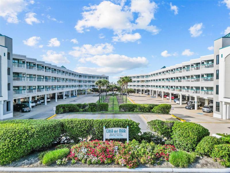 Wonderful Beach front 1-bedroom condo sleeps 4 - image 2