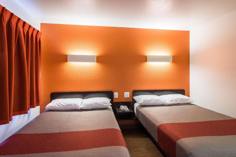 Quadruple Room - Non-Smoking image 3