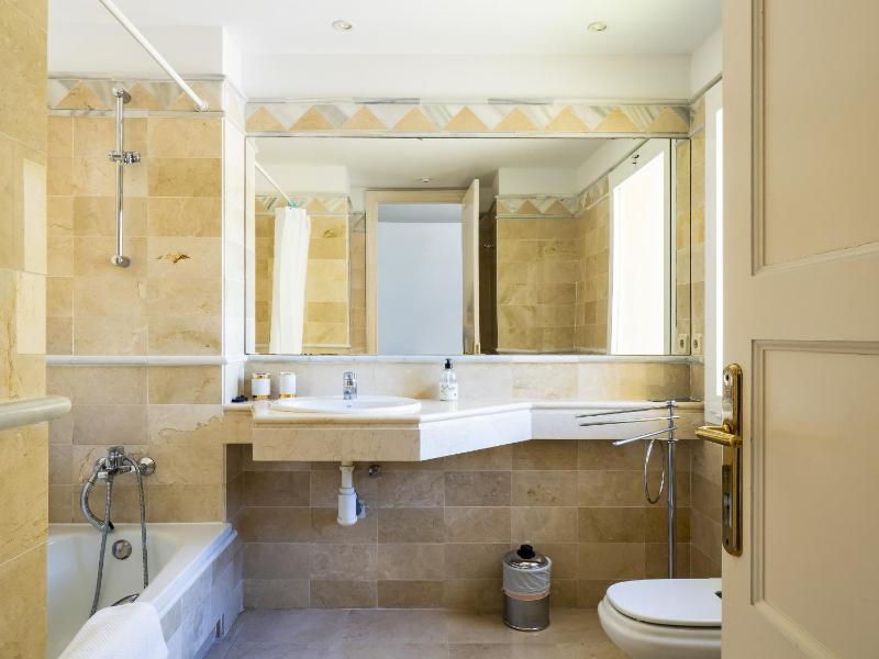 Cubo's Luxury Golf Apartment Marbella & Parking - image 7
