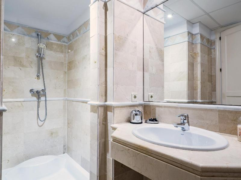 Cubo's Luxury Golf Apartment Marbella & Parking - image 36