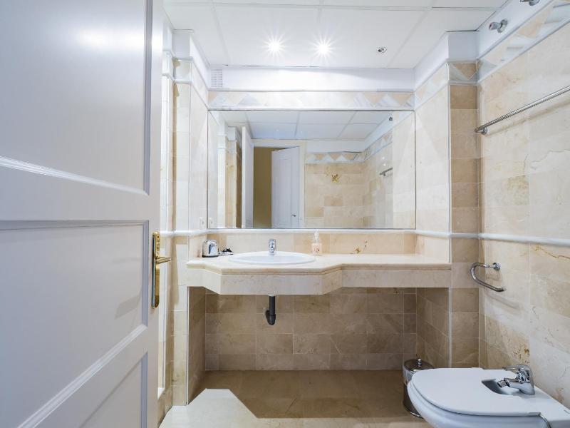 Cubo's Luxury Golf Apartment Marbella & Parking - image 34