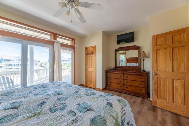 Summer Winds - Corolla Whalehead 300 Yds to Beach Elevator Pool Hot Tub Pets OK - image 8