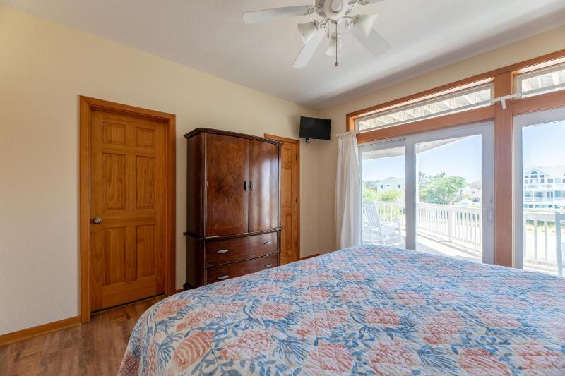 Summer Winds - Corolla Whalehead 300 Yds to Beach Elevator Pool Hot Tub Pets OK - image 16