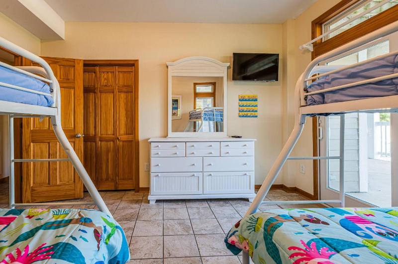 Summer Winds - Corolla Whalehead 300 Yds to Beach Elevator Pool Hot Tub Pets OK - image 20