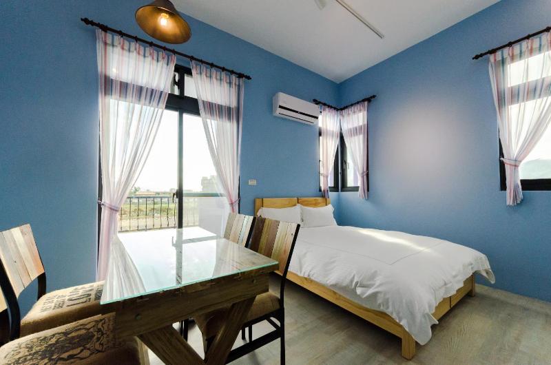 Sea breeze Inn - image 10