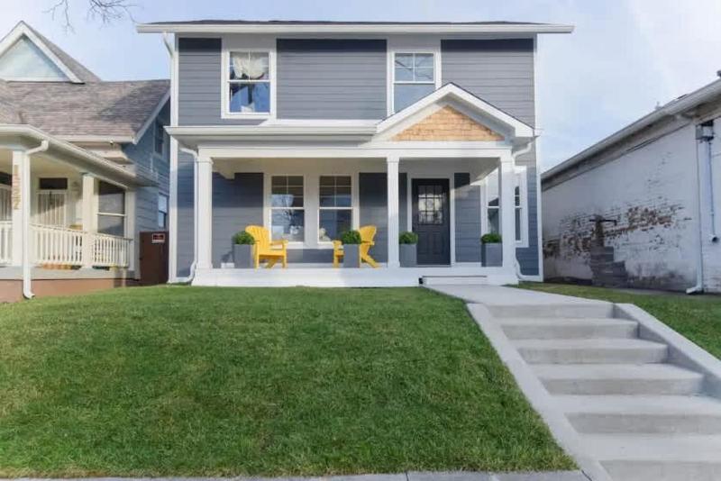 3-Bed Home with 2 and a half baths in Indy - image 1