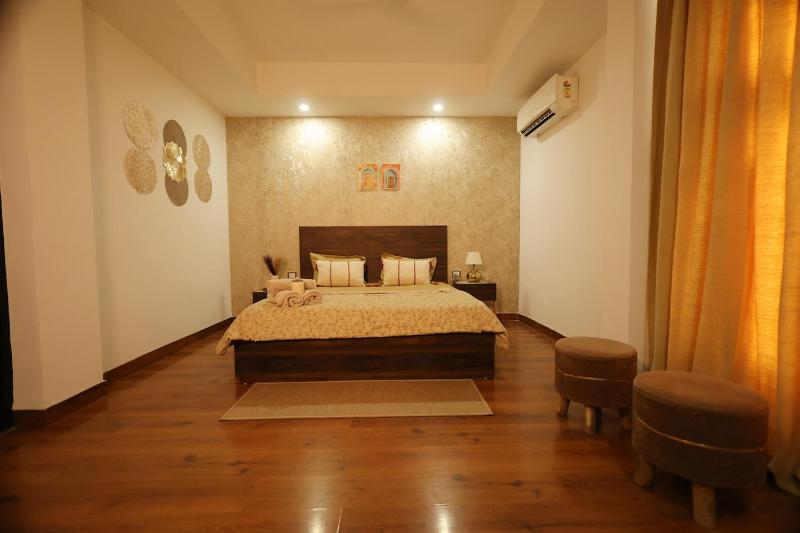 Meera Kunj 2 Luxury 3 BHK Retreat - image 14