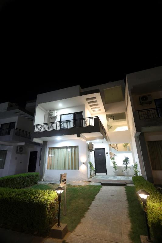 Meera Kunj 2 Luxury 3 BHK Retreat - image 11