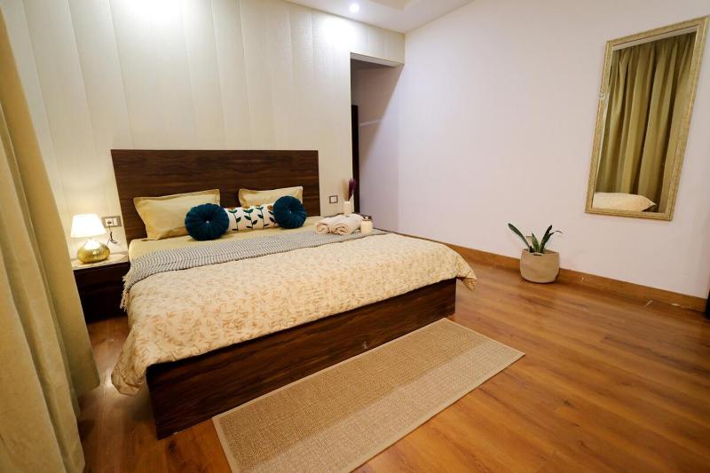 Meera Kunj 2 Luxury 3 BHK Retreat - image 25