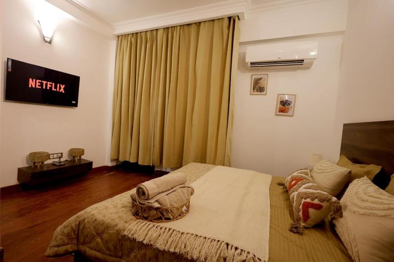 Meera Kunj 2 Luxury 3 BHK Retreat - image 28