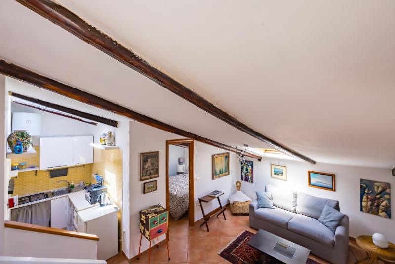 Alessios House by NapoliApartments - image 16
