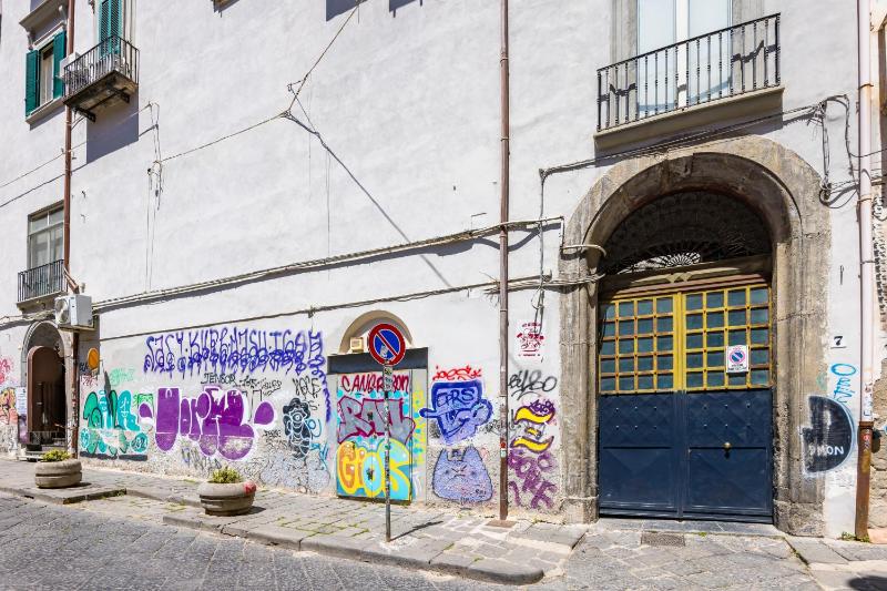 Alessios House by NapoliApartments - image 10