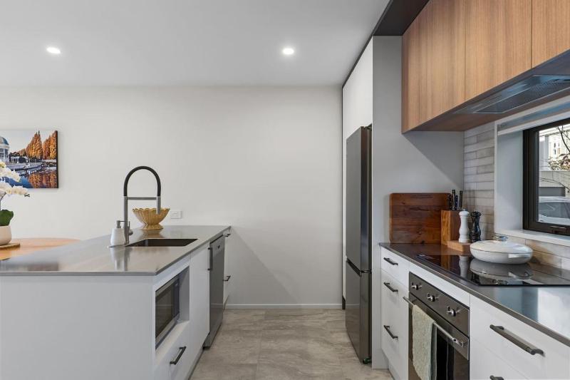Relaxed luxury designed for comfortable stays - image 2