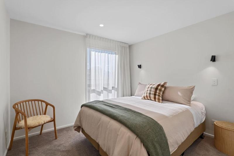 Relaxed luxury designed for comfortable stays - image 4