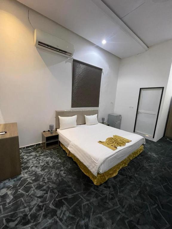 Quiet Rooms 5 Serviced Apartments - image 13