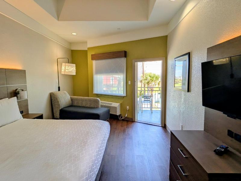 Holiday Inn Express & Suites Galveston West-Seawall by IHG - image 30