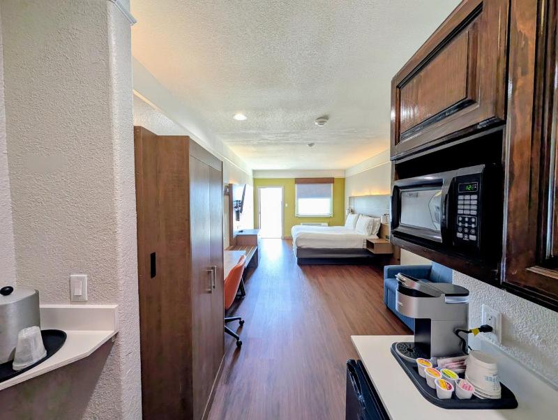 Holiday Inn Express & Suites Galveston West-Seawall by IHG - image 29