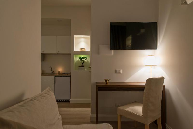 One-Bedroom Apartment image 2