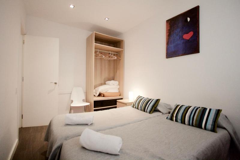 One-Bedroom Apartment image 2