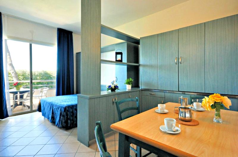 Studio Apartment image 2