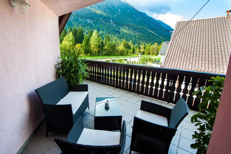 Double Room with Balcony image 2