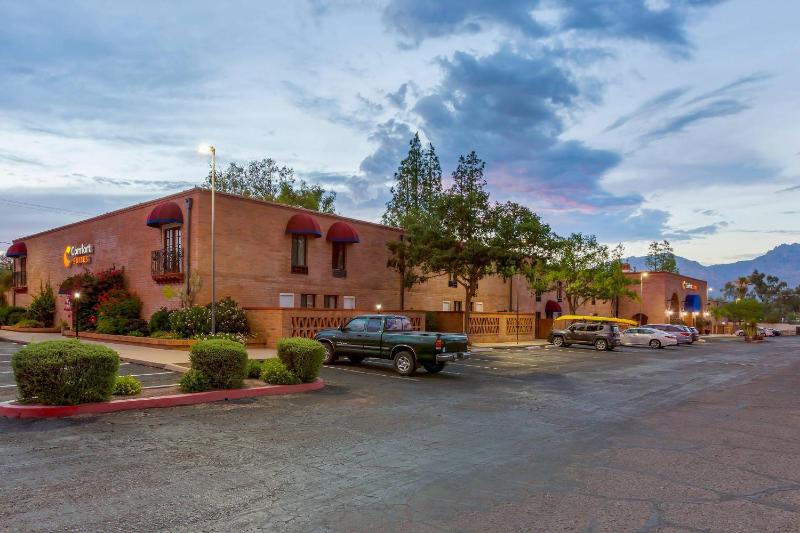 Comfort Suites Tucson near Sabino Canyon - image 44